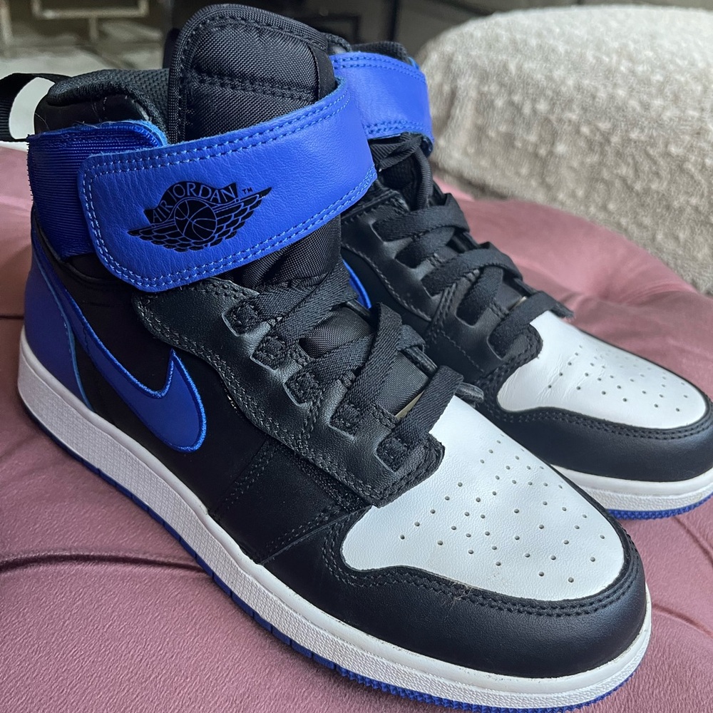 Nike Air Jordan 1 Hi FlyEase Shoes